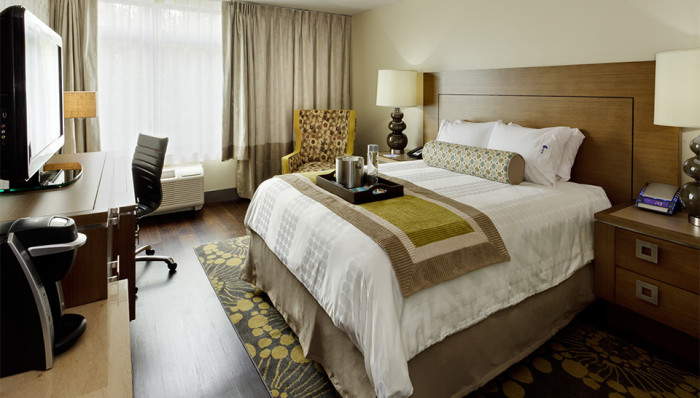 RIHID_IN_Riverhead-Queen-700x398